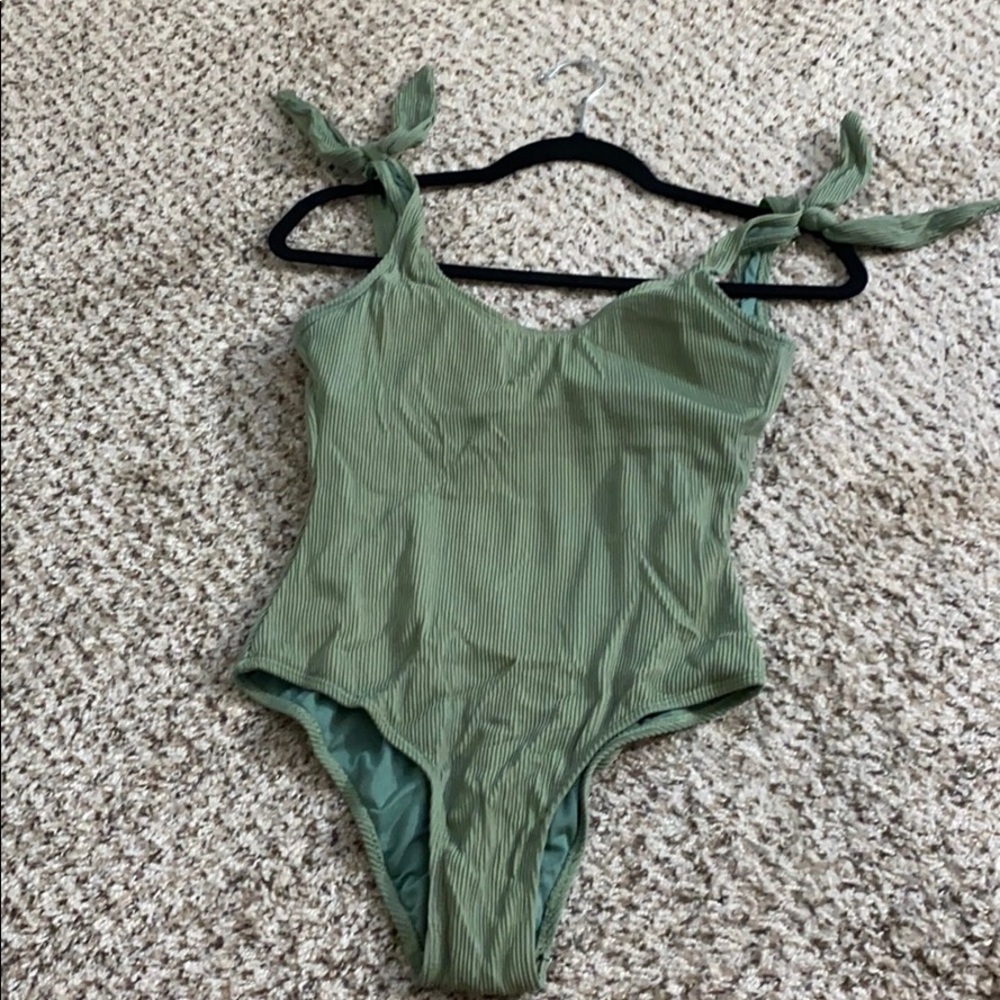 Bathing suits - Picture 2 of 2